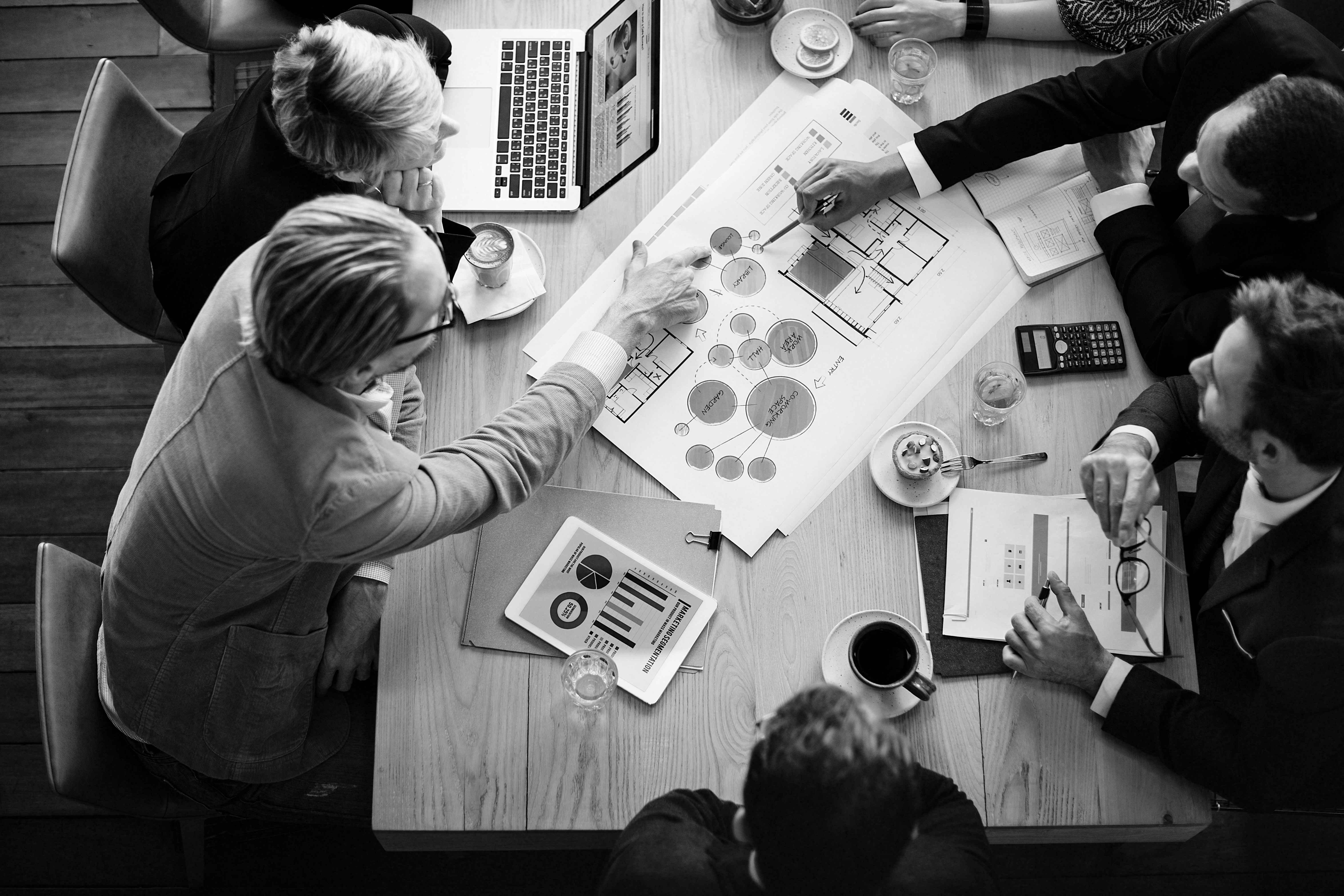 Echipa DigitalBee în timpul unei strategii de marketing